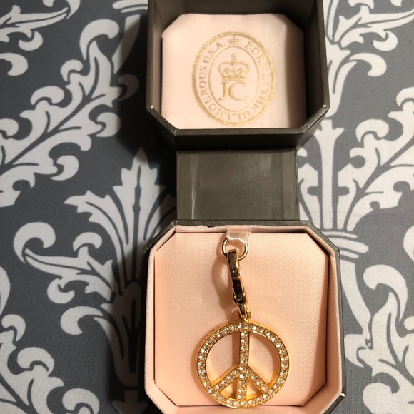juicy couture charm peace sign - Picture 1 of 2